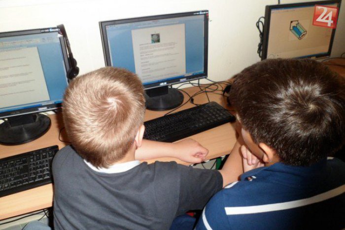 Ilustračný obrázok k článku Školákom v Ugande kúpili počítače a... mailujú si s Košičanmi!