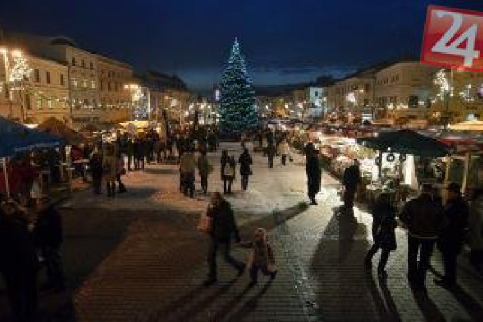 Ilustračný obrázok k článku Vianočná anketa: Ako budú sviatkovať známe tváre nášho mesta?