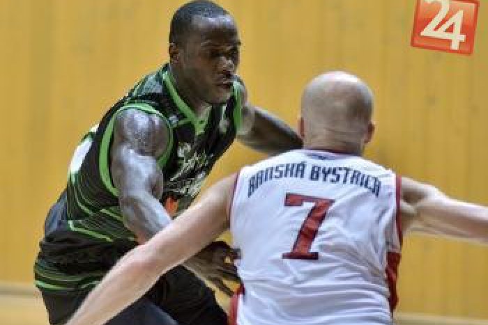 Ilustračný obrázok k článku Blesková náhrada trénera bystrických basketbalistov: Doušeka vymenil staronový Grznár