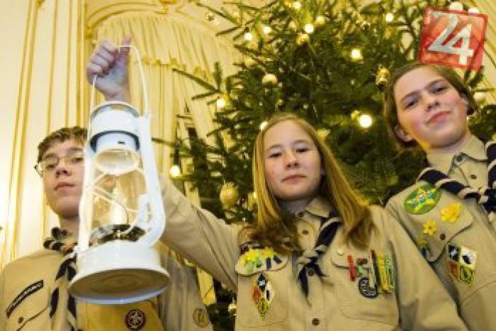 Ilustračný obrázok k článku Betlehemské svetlo v Nových Zámkoch: Putovalo k nám z Viedne