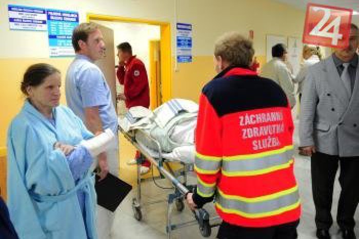 Ilustračný obrázok k článku Chlapček (2), ktorý padol do suda: Je v umelom spánku a jeho stav je vážny