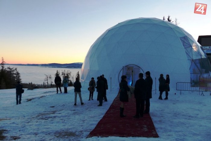 Ilustračný obrázok k článku Ľadový chrám na Hrebienku vyvolal ošiaľ. Na Nový rok si tu užijete koncert sakrálnej hudby