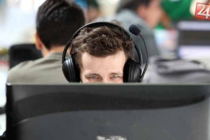 Ilustračný obrázok k článku Niektorí školáci si vyskúšajú online maturitu. V budúcnosti budú takto maturovať všetci