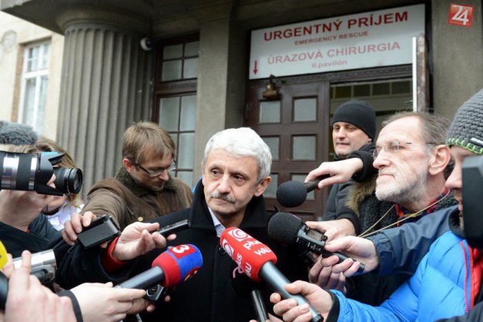 Ilustračný obrázok k článku Priznanie expremiéra Dzurindu pred novinármi: Pil som
