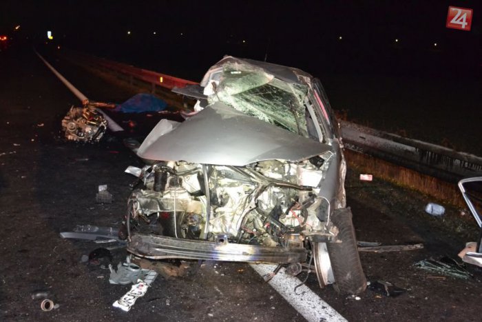 Ilustračný obrázok k článku Auto v protismere a explózia na R1: Pozrite si zábery z miesta otrasnej tragédie