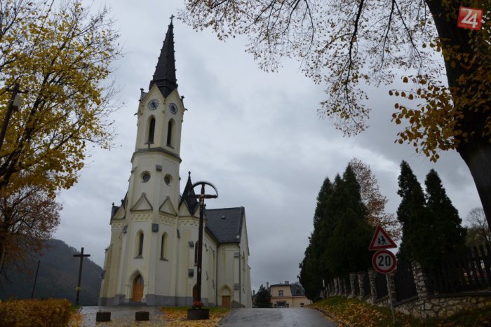 Ilustračný obrázok k článku Zlodej v černovskom kostole: Ukradol 60 eur, ale spôsobil škodu za 1700!