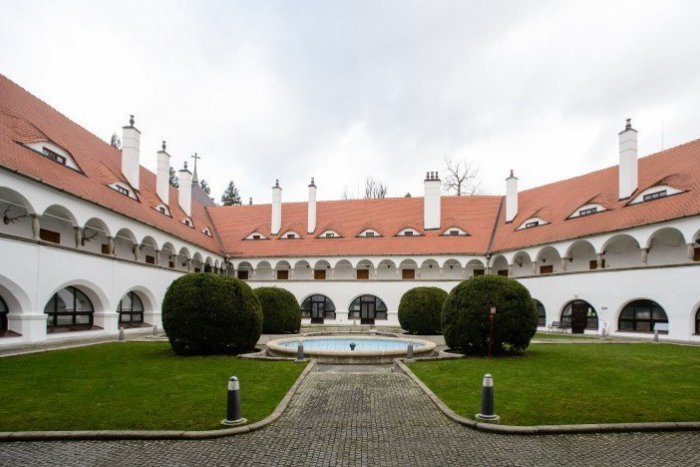 Ilustračný obrázok k článku Je topoľčianska Biela pani iba legendou? Správkyňa: V zámku sa dejú zvláštne veci!