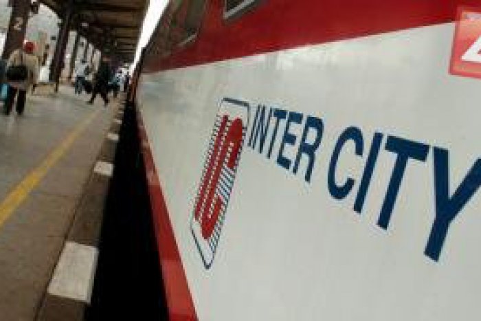 Ilustračný obrázok k článku Cestovanie na východ expresmi či ícečkami? V Lučenci o tom môžeme naďalej len snívať...