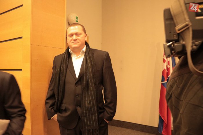 Ilustračný obrázok k článku Kontroverzný obsah vydania župných novín: Kotlebov človek prehovoril o mesačníku!