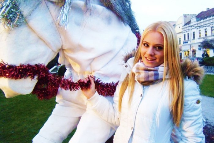 Ilustračný obrázok k článku Kráska z Východu po veľkom úspechu vo svete: Snáď ľudia pochopia, že nie som ďalšia hlúpa blondína!