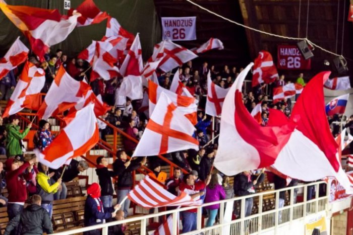 Ilustračný obrázok k článku Štvrťfinálové súboje play-off: Koľko zacvakáme za lístky na domáce zápasy baranov?