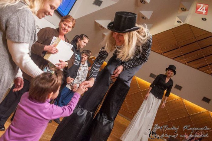 Ilustračný obrázok k článku Bystričania ukázali, že majú srdce a vedia sa spojiť: V Radnici sa nazbierali peniaze aj slzy