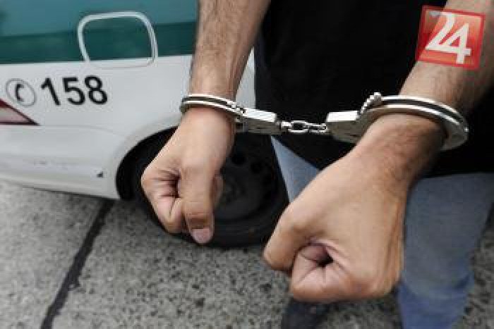 Ilustračný obrázok k článku Ženu (45) pred poštou prepadol lupič, jej manžel sa však nezľakol!