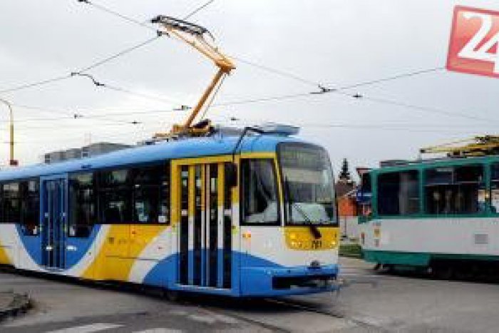 Ilustračný obrázok k článku Cestujúci aj vodič zažili dramatické chvíle: Na košickom sídlisku začala horieť električka!