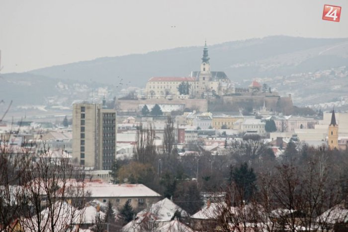 Ilustračný obrázok k článku Perinbaba sa konečne prebudila: V Nitre padol snehový rekord!