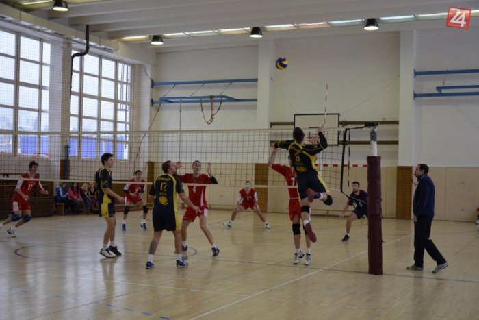 Ilustračný obrázok k článku ZOSTRIH: Revúckym volejbalistom nestačili sily na Zvolen, zahral si aj 15-ročný chlapec