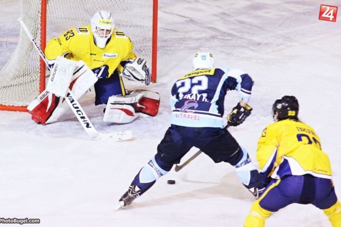 Ilustračný obrázok k článku Hokejový výjazd pomohol: Corgoni zdolali Piešťany!