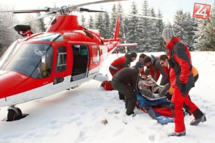 Ilustračný obrázok k článku Na Donovaloch zasahoval vrtuľník: Mladý lyžiar (27) po zrážke ostal v bezvedomí!