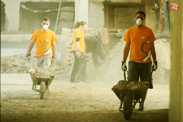 Ilustračný obrázok k článku Národná kultúrna pamiatka mení svoj šat: Takto prebiehajú práce na Novej synagóge