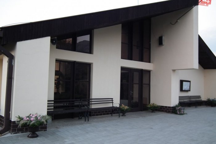 Ilustračný obrázok k článku Poslanci rozhodli: Zbierka na obnovu domu smútku pokračuje