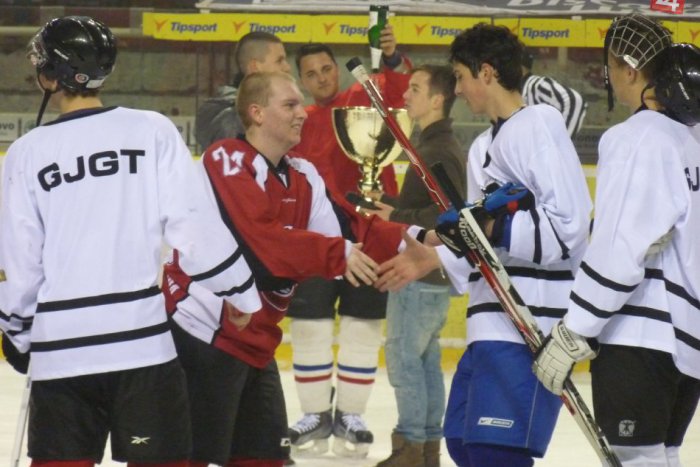 Ilustračný obrázok k článku FOTO: Derby bystrických gymnázií: GAS opäť predviedlo hernú prevahu nad Tajákom