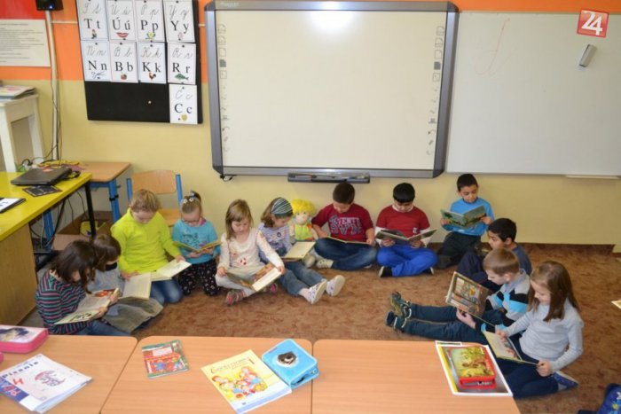 Ilustračný obrázok k článku Na Zochovej škole trávia príjemné večery s knihou