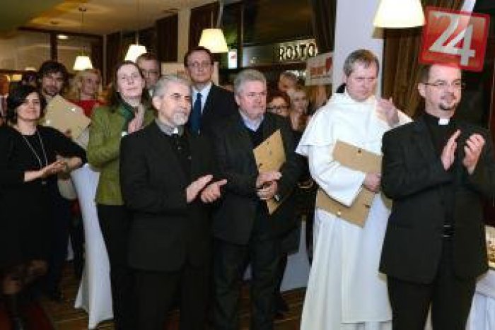 Ilustračný obrázok k článku Ocenenia za pomoc: Košičan pomáha ľuďom v núdzi už 10 rokov