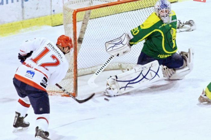 Ilustračný obrázok k článku Hronský s hetrikom : Nitrianski hokejisti v prestrelke podľahli Leviciam