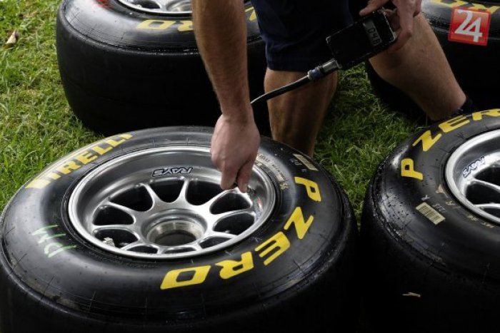 Ilustračný obrázok k článku Toto naozaj vyráža dych: Kto poprepichoval za jedinú noc gumy až 44 majiteľom áut?