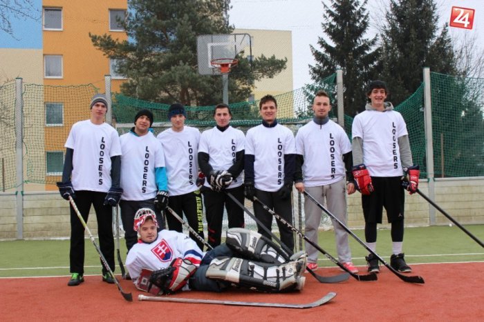 Ilustračný obrázok k článku Tipuj zápasy v amatérskej hokejbalovej lige a vyhraj!