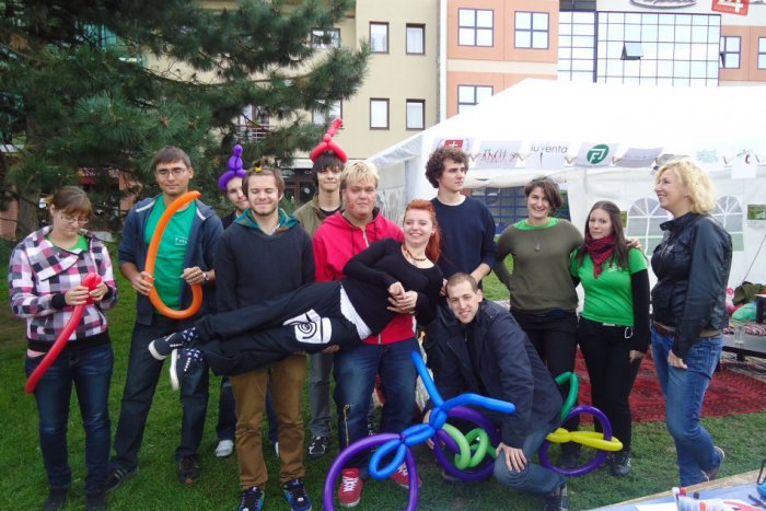 Ilustračný obrázok k článku Mladí nitrianski filantropi otvorili nové grantové kolo: Za 10 rokov rozdelili takmer 19-tisíc eur!