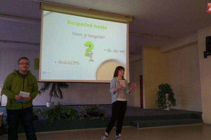 Ilustračný obrázok k článku O kyberšikane a sociálnych sietiach hovoria stredoškoláci otvorene ...