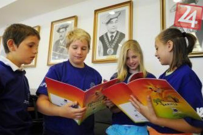 Ilustračný obrázok k článku Pre žiakov, ktorí radi píšu a prednášajú, je tu súťaž Kováčová Bystrica