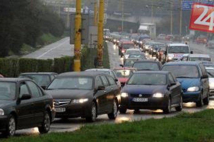 Ilustračný obrázok k článku Horúcovodný rozvod opäť vzbudzuje pozornosť: Tentoraz čakajte obmedzenia v doprave!