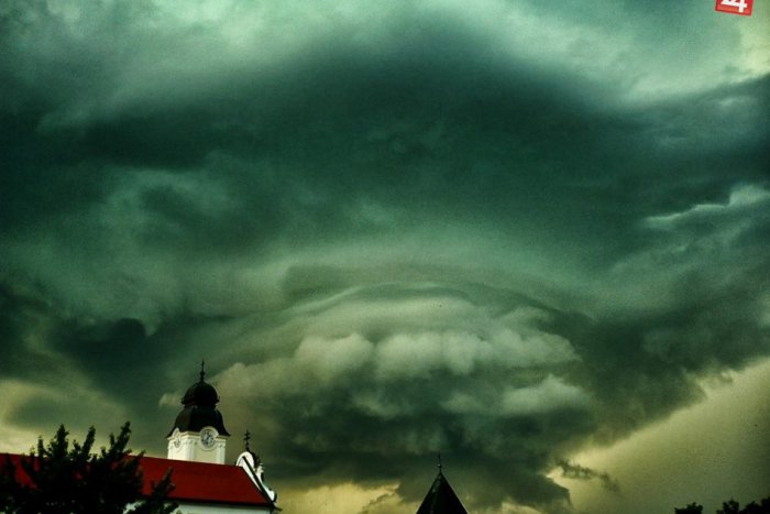 Ilustračný obrázok k článku Dávida Čuja (19) nedokážu pri fotení odradiť ani blesky: Pozrite si jeho fascinujúce zábery