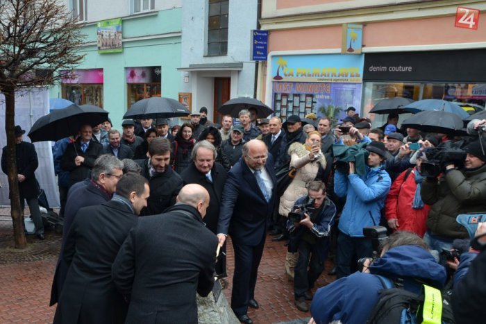 Ilustračný obrázok k článku Kameň je poklopaný, diaľnicu na dolnom Liptove treba postaviť