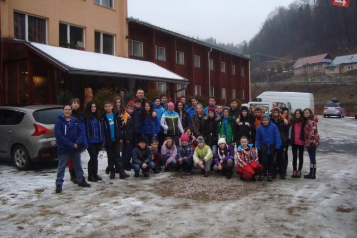 Ilustračný obrázok k článku OBRAZOM: Lyžiarsky výcvik žiakov základnej školy Reformovanej kresťanskej cirkvi