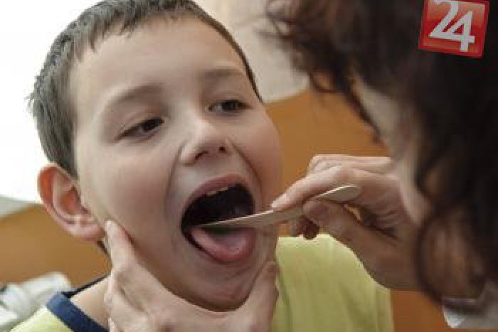 Ilustračný obrázok k článku Chrípka naďalej úraduje: V okrese zatvorila základnú a materskú školu