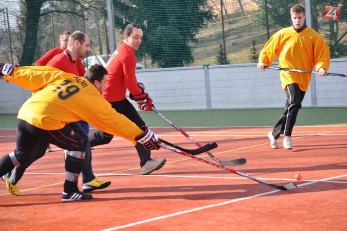 Ilustračný obrázok k článku Hokejbal 3. kolo: Hráči Rudnej porazili Soccer Cafe team najtesnejším výsledkom