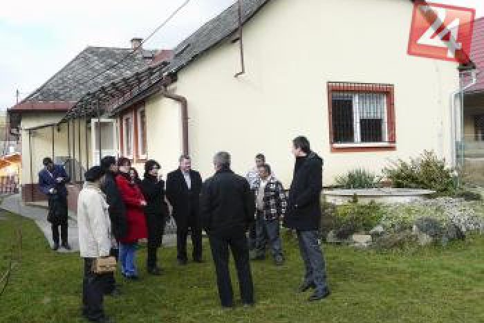 Ilustračný obrázok k článku Plány postaviť modulovú školu pre deti narazili: S lokalitou pri rómskej osade je problém!