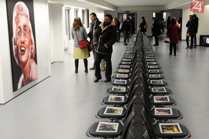 Ilustračný obrázok k článku Pozrite si to v obrazoch: Kunsthalle zaplavili unikátne diela mix-mediálneho umelca