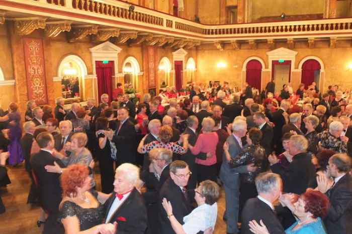 Ilustračný obrázok k článku Nitriansky deň úcty k starším aj tento rok: Vyvrcholí seniorským plesom