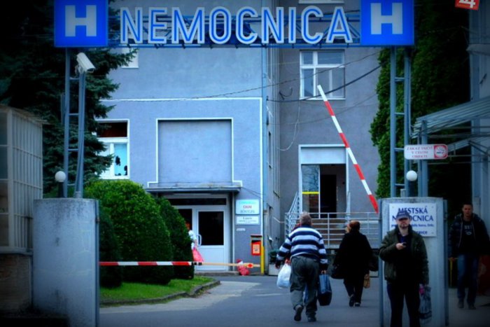 Ilustračný obrázok k článku Finančné problémy nemocnice: Riaditeľ chce prepúšťať aj znížiť platy sestrám