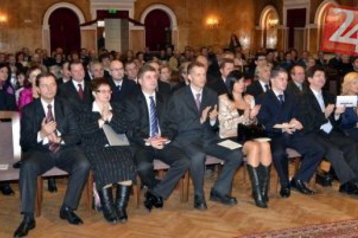 Ilustračný obrázok k článku Rokovanie krajského parlamentu: Poslanci schválili obsadenie komisií neposlancami