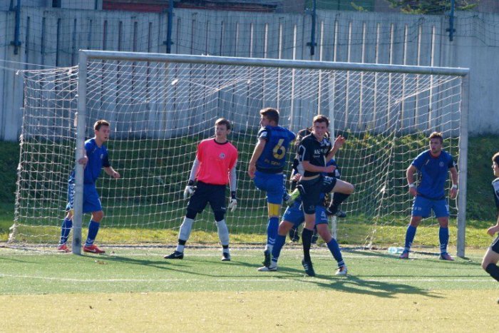 Ilustračný obrázok k článku Umelá tráva je využitá: Futbalová mlaď MFK hrá prípravné zápasy