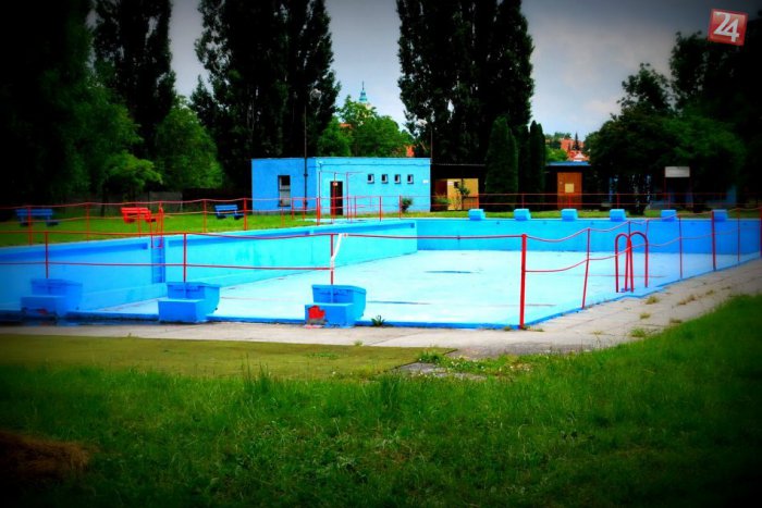 Ilustračný obrázok k článku Milovníci vodných radovánok majú smolu: Kúpalisko si v Moravciach toto leto neužijeme