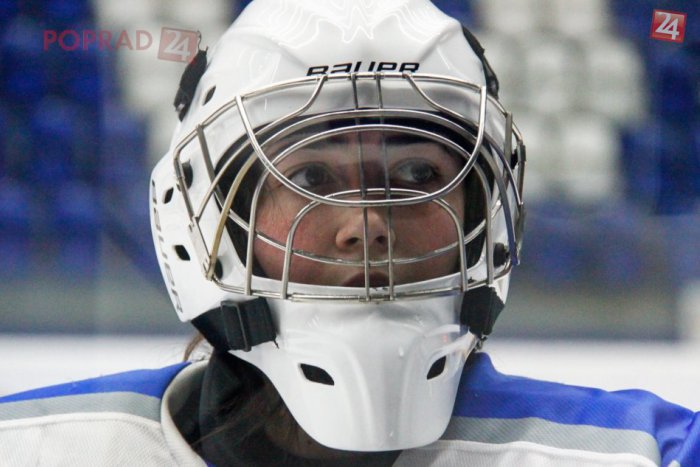 Ilustračný obrázok k článku Francúzsko vymenila za Poprad: Brankárka Caroline sa stala veľkou oporou popradských hokejistiek