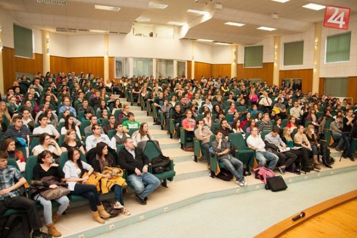 Ilustračný obrázok k článku Odborníci budú študentom prednášať o Bitcoine: Sledovať to môžete naživo cez internet