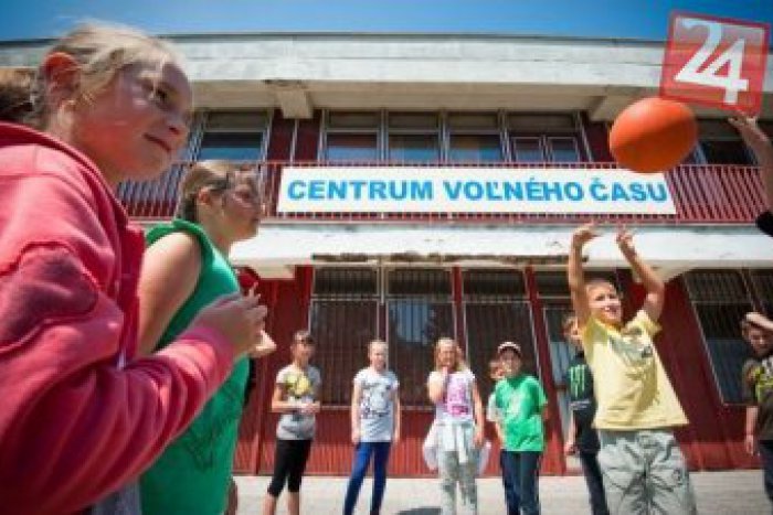 Ilustračný obrázok k článku Bodka za prázdninami v Kalokagatii: Nafukovacie atrakcie, rozprávková cesta a nové krúžky