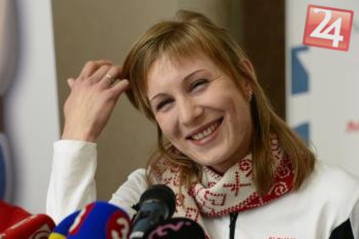 Ilustračný obrázok k článku Kuzminová po prílete zo Soči: Moje srdce bije pre Slovensko a pre Bystricu, teším sa na oslavy